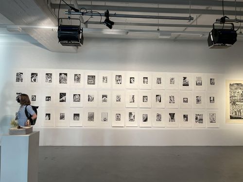 독일 플랫폼에 전시된 이동환 작가의 장준하 목판화 시리즈[뮌헨=연합뉴스 이 율 특파원]