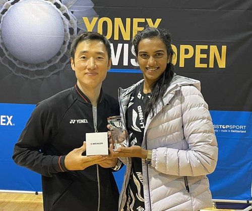 '인도 스포츠 영웅' 푸살라 신두 가르치는 박태상 코치[박태상 인도 배드민턴 대표팀 코치 제공. 재판매 및 DB 금지] photo@yna.co.kr