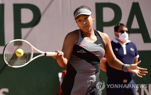 프랑스 오픈에 출전한 오사카 나오미[EPA=연합뉴스 자료사진]