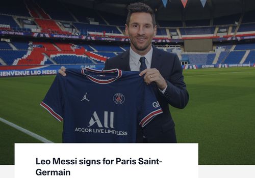 PSG 유니폼 손에 든 메시[PSG 홈페이지 캡처. 재판매 및 DB 금지]