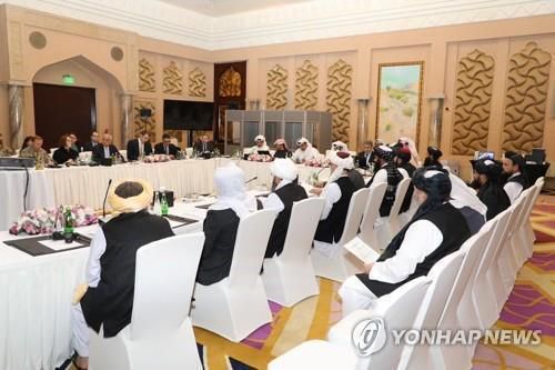 2019년 2월 카타르 도하에서 열린 미국-탈레반 간 평화협상 [로이터=연합뉴스 자료사진]