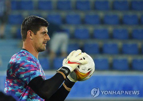 레알 마드리드와 재계약한 쿠르투아[로이터=연합뉴스]