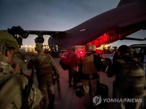 아프간서 철수하는 미군[로이터=연합뉴스 자료사진] 재판매 및 DB 금지