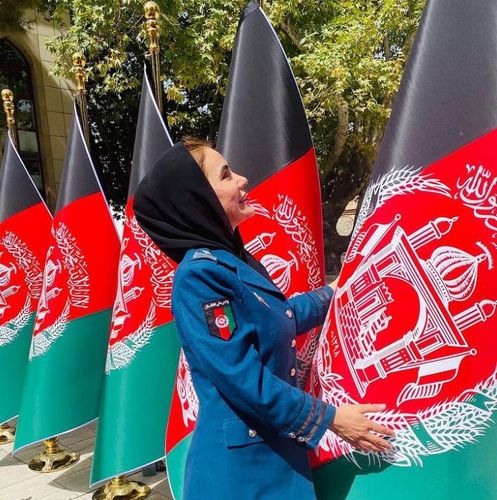 탈레반에 구타당한 아프간 여경 간부[에브테카르 인스타그램 캡처. 재판매 및 DB 금지]