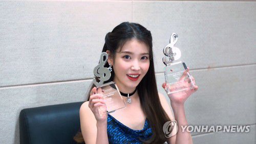 아이유 가수 겸 배우[가온차트 뮤직 어워즈 사무국 제공]