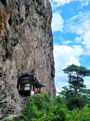 고창 병바위 일원의 두암초당[문화재청 제공. 재판매 및 DB 금지]