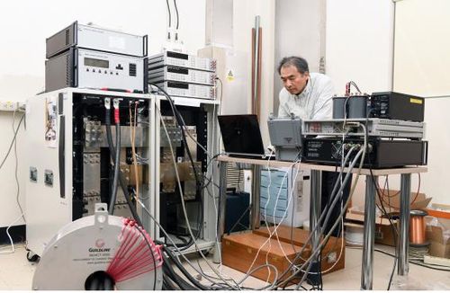 대전류 직류전력량 실험하는 표준연 연구원[한국표준과학연구원 제공. 재판매 및 DB 금지]