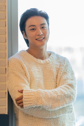 웨이브 오리지널 드라마 '유 레이즈 미 업'의 배우 윤시윤[웨이브 제공. 재판매 및 DB 금지]