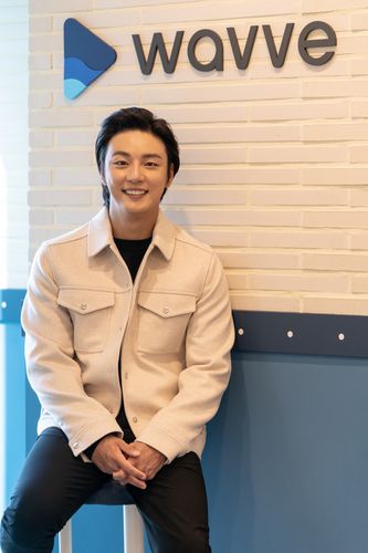 웨이브 오리지널 드라마 '유 레이즈 미 업'의 배우 윤시윤[웨이브 제공. 재판매 및 DB 금지]