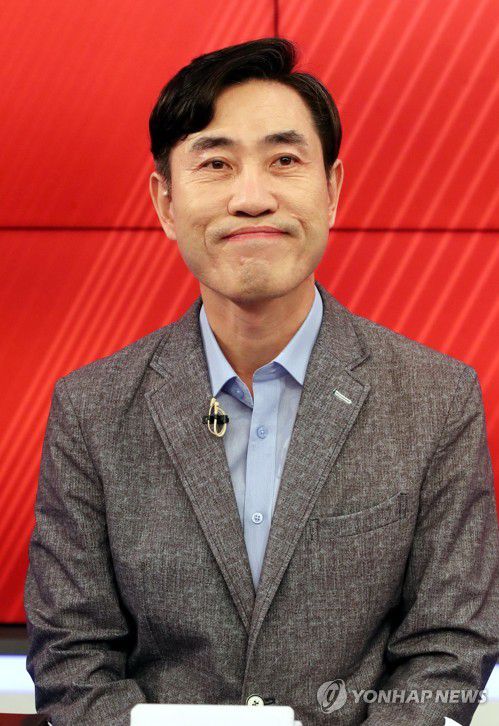 5차 방송토론 나서는 하태경(서울=연합뉴스) 국민의힘 하태경 대선 경선 예비후보가 1일 서울 중구 필동 매경미디어센터에서 열린 대선 경선 5차 방송토론회에서 토론을 준비하고 있다.  2021.10.1  [국회사진기자단] zjin@yna.co.kr