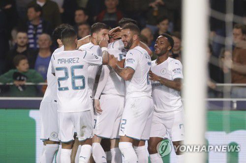 기뻐하는 맨시티 선수들[EPA=연합뉴스]