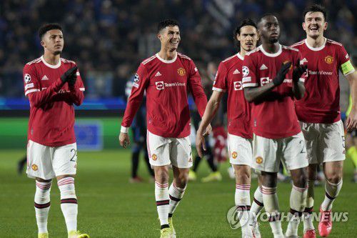 무승부에 기뻐하는 호날두(왼쪽 두 번째)와 맨유 선수들[AP=연합뉴스]