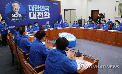 민주당 중앙선대위 회의(서울=연합뉴스) 이정훈 기자 = 더불어민주당 이재명 대선 후보가 3일 오전 국회에서 열린 중앙선거대책위원회의에서 발언하고 있다. 2021.11.3 [국회사진기자단] uwg806@yna.co.kr