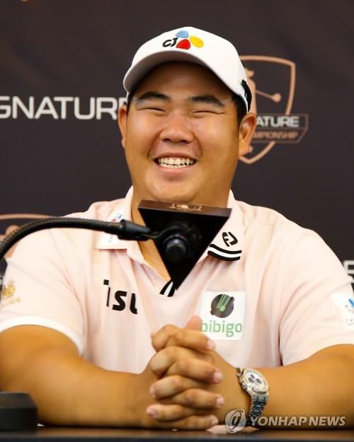 코리안투어에서 3관왕을 차지한 김주형이 활짝 웃고 있다.[KPGA 제공. 재판매 및 DB 금지]