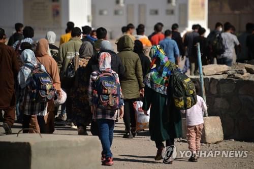 이란에서 강제 추방당한 아프간 난민들. [AFP 연합뉴스 자료사진. 재판매 및 DB 금지]