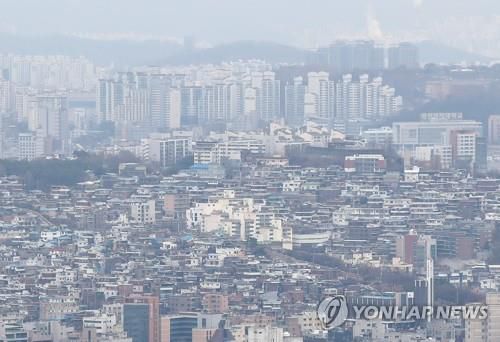 서울 남산에서 바라본 서울 시내 아파트 모습들.  [연합뉴스 자료사진]