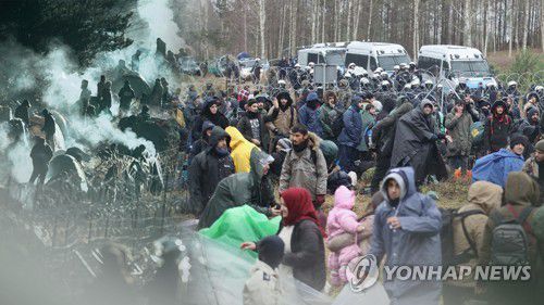 벨라루스 난민 사태에 유럽 국경 긴장 (CG)[연합뉴스TV 제공]