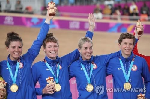 2019 범미주대회 사이클트랙 경기서 금메달을 딴 뒤 시상대에 선 버(오른쪽 두번째)[로이터 연합뉴스 자료사진]