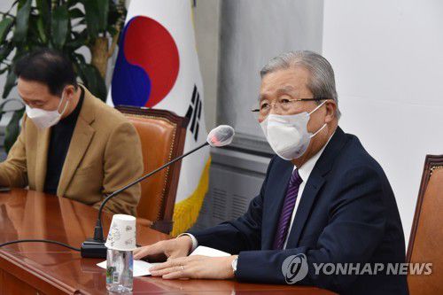 발언하는 김종인(서울=연합뉴스) 이정훈 기자 = 국민의힘 김종인 총괄선대위원장이 16일 오전 국회에서 기자간담회를 하고 있다. 2021.12.16 [국회사진기자단] uwg806@yna.co.kr