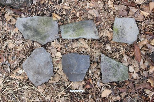 고려시대 유물로 추정되는 기와 조각[북한산국립공원사무소 제공. 재판매 및 DB 금지]