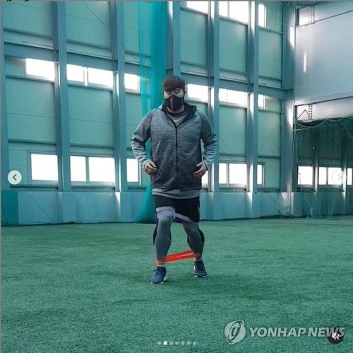 하체 훈련하는 류현진[에이스펙코퍼레이션 인스타그램 캡처. 재판매 및 DB금지] photo@yna.co.kr