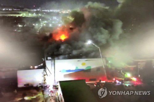 울산 효성티앤씨 공장서 불[울산소방본부 제공. 재판매 및 DB 금지]