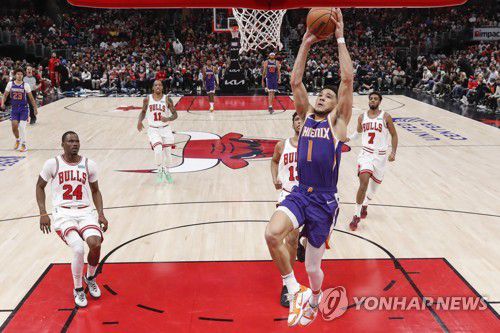 데빈 부커의 슛[Kamil Krzaczynski-USA TODAY Sports/로이터=연합뉴스]