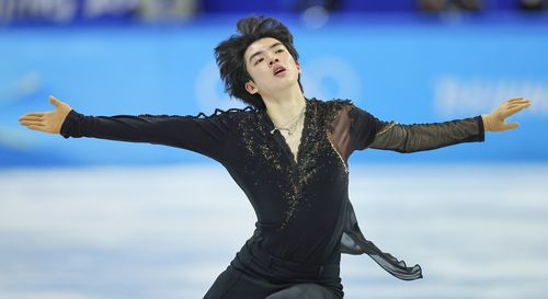 [올림픽] '내 꿈을 펼칠 거야!'(베이징=연합뉴스) 임화영 기자 = 차준환이 8일 중국 베이징 캐피탈 실내 경기장에서 열린 2022 베이징 동계올림픽 피겨스케이팅 남자 싱글 쇼트 프로그램 경기에서 이터널 이클립스의 '페이트 오브 더 클락메이커(Fate of the Clockmaker)' 음악에 맞춰 연기를 펼치고 있다. 2022.2.8 hwayoung7@yna.co.kr