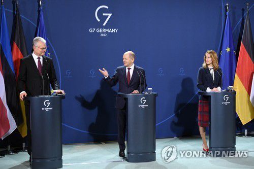 발트국 정상들과 독일 총리[로이터=연합뉴스. DB 및 재판매 금지]