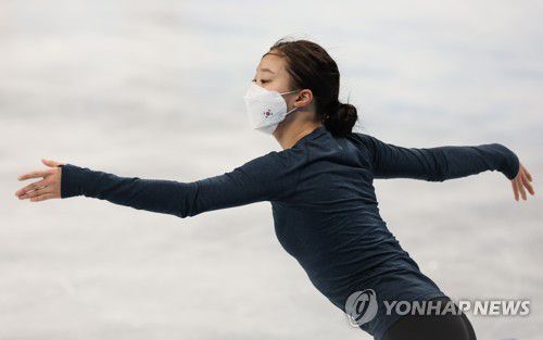 [올림픽] 다음 무대를 위한 준비(베이징=연합뉴스) 박동주 기자 = 대한민국의 유영이 16일 중국 베이징 캐피털 실내경기장에서 공식훈련을 하고 있다. 2022.2.16 pdj6635@yna.co.kr