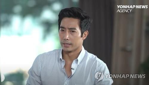 인터뷰 중인 이근 전 대위[연합뉴스 유튜브채널 코리아나우 제공. 재판매 및 DB 금지]