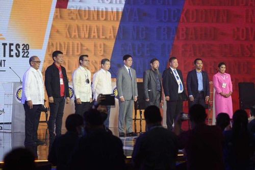 필리핀 선관위가 19일 주최한 대선 후보 토론회 참석자들[일간 필리핀 스타 사이트 캡처. 재판매 및 DB 금지]