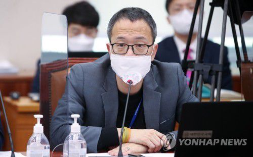 법사위 전체회의에서 발언하는 박주민 의원(서울=연합뉴스) 하사헌 기자 = 더불어민주당 박주민 의원이 11일 서울 여의도 국회에서 열린 법제사법위원회 전체회의에서 발언하고 있다. 2022.2.11 [국회사진기자단] toadboy@yna.co.kr