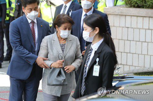 전두환 유산, 부인 이순자 단독 상속…회고록 소송도 이어받는다[연합뉴스 자료사진]