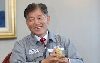 인수위 "대우조선해양 알박기 인사, 비상식·몰염치한 처사"(서울=연합뉴스) 대우조선해양이 28일 서울 중구 은행회관에서 제22기 정기 주주총회를 열고 박두선 조선소장을 사내이사로 신규 선임했다. 사진은 대우조선해양 박두선 신임 대표이사. 2022.3.28      [대우조선해양 제공. 재판매 및 DB 금지] photo@yna.co.kr