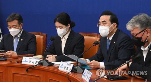 발언하는 박홍근 원내대표(서울=연합뉴스) 하사헌 기자 = 더불어민주당 박홍근 원내대표가 1일 서울 여의도 국회에서 열린 비상대책위원회의에서 발언하고 있다. 2022.4.1 [국회사진기자단] toadboy@yna.co.kr