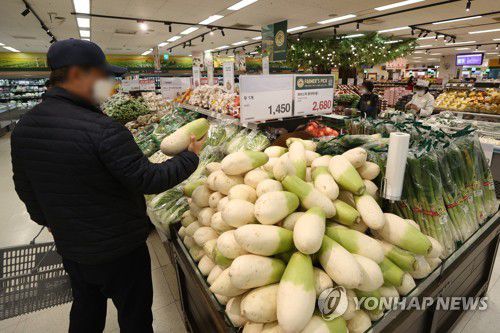 3월 소비자 물가 10년 3개월 만에 최고[연합뉴스 자료사진]