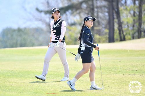 박지영(왼쪽)과 이다연[KLPGA 제공. 재판매 및 DB 금지]