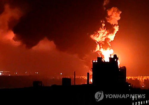 브랸스크 유류 저장시설 화재(타스=연합뉴스)