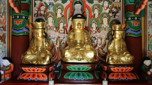 남해 용문사 영산전 석조석가여래삼존상[경남도 제공. 재판매 및 DB 금지]