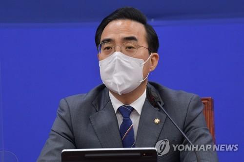 발언하는 박홍근 원내대표(서울=연합뉴스) 백승렬 기자 = 더불어민주당 박홍근 원내대표가 28일 국회에서 열린 정책조정회의에서 발언하고 있다. 2022.4.28 [국회사진기자단] srbaek@yna.co.kr