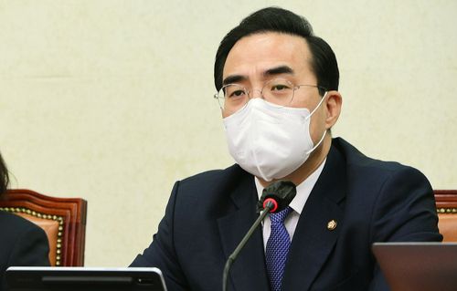 발언하는 박홍근(서울=연합뉴스) 이정훈 기자 = 더불어민주당 박홍근 원내대표가 2일 오전 국회에서 열린 비상대책위원회의에서 발언하고 있다. 2022.5.2 [국회사진기자단] uwg806@yna.co.kr