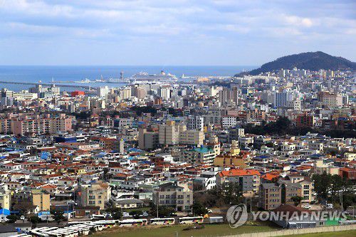 제주 원도심(제주=연합뉴스) 제주시 상공에서 바라본 단독주택 밀집 지역인 원도심의 모습. [연합뉴스 자료사진]
