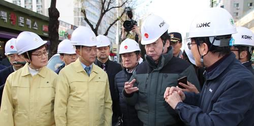 2018년 백석역 인근 배관 사고 당시 이낙연 국무총리 현장 점검연합뉴스 자료 사진