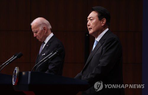 발언하는 윤석열 대통령(서울=연합뉴스) 서명곤 기자 = 윤석열 대통령이 21일 서울 용산 대통령실 청사에서 열린 한미 정상 공동기자회견에서 발언하고 있다. 2022.5.21 seephoto@yna.co.kr