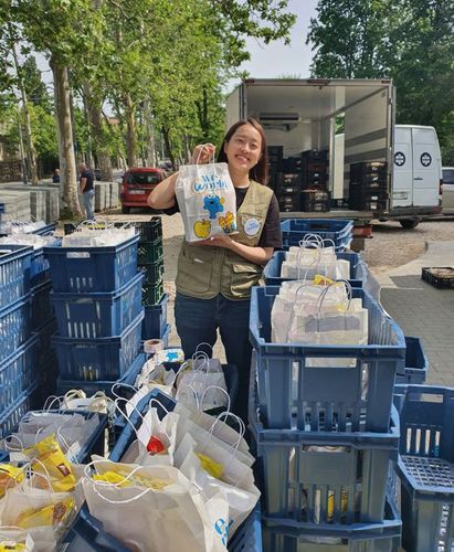 물품 배분하는 이화연 대리[초록우산어린이재단 제공. 재판매 및 DB 금지]