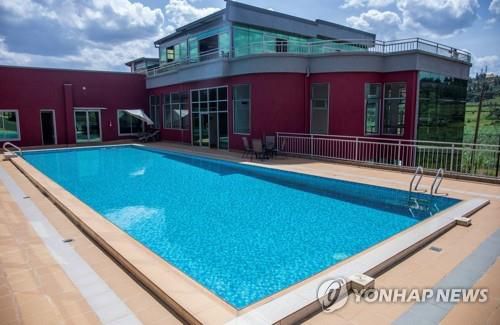 르완다가 영국에서 이송될 불법이주민을 수용하겠다는 시설 전경[로이터/스트링어 연합뉴스 자료사진. 재판매 및 DB 금지]