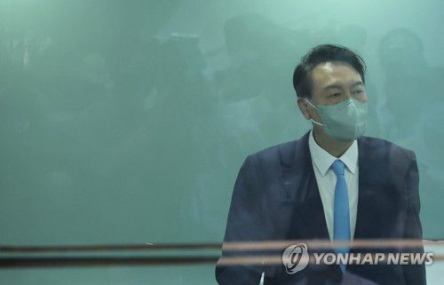 출근하는 윤석열 대통령[연합뉴스 자료사진]