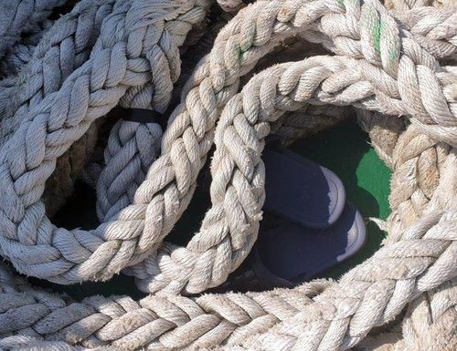 북한에서 피살된 공무원 이대준씨가 신었던 슬리퍼[연합뉴스 사진자료]