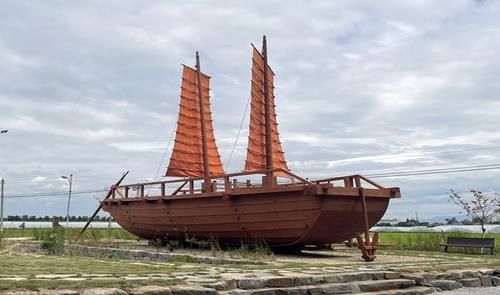 김대건 신부가 타고온 목선 라파엘호, 나바위성지에 복원 설치[익산시 제공. 재판매 및 DB 금지]